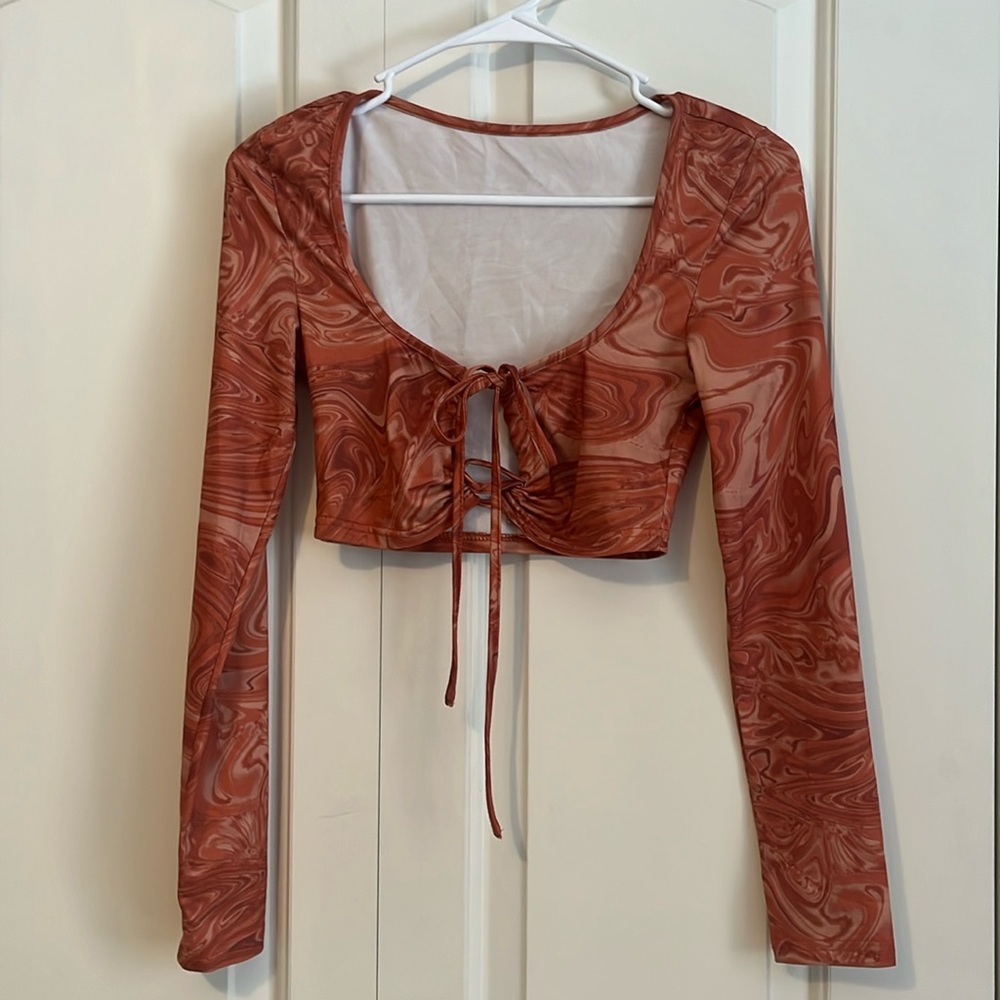 Pre-owned size small Shein long sleeve cropped top with lace front closure.